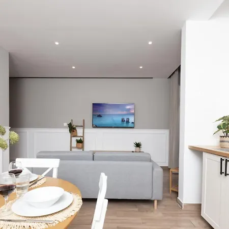 Stylish With Private Yard - Sleep 6 By Quicktrips Lägenhet Mellieħa