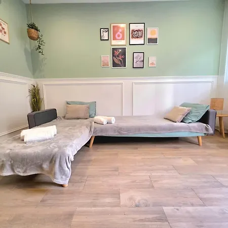 Stylish With Private Yard - Sleep 6 By Quicktrips Mellieħa