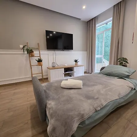 Stylish With Private Yard - Sleep 6 By Quicktrips Lägenhet Mellieħa